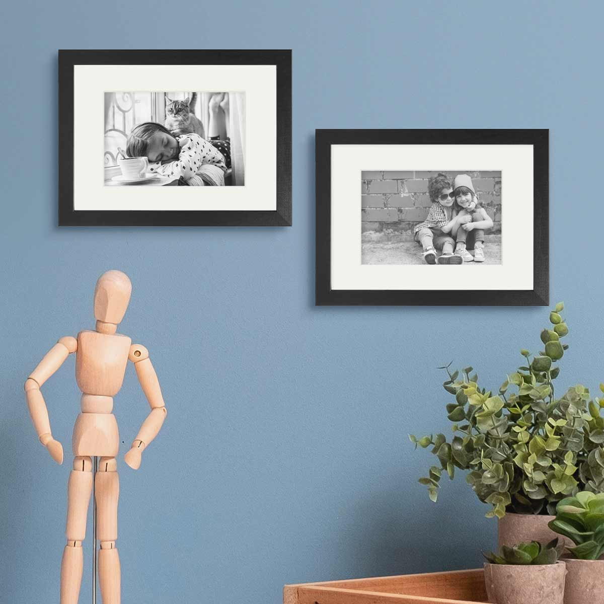 2 Wooden Frames black, 13x18 cm with Mount 9x13 cm | Picture